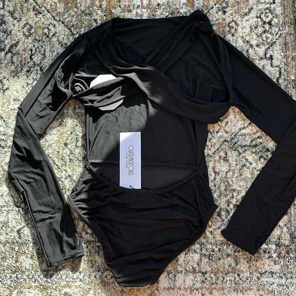 NWT (in black) sexy bodysuit - long sleeve open back - Picture 6 of 17